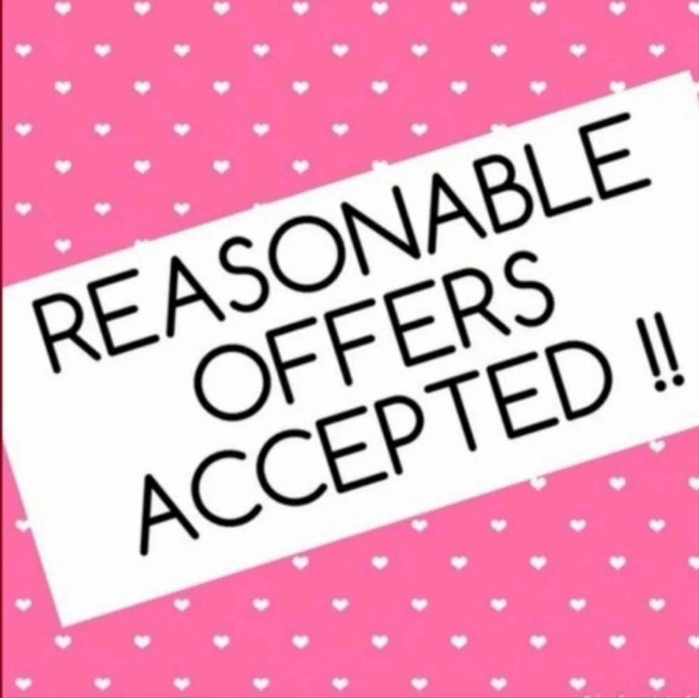 Macy's Cheers 🍾 Holiday - Party - Celebrate Graphic Tee - Picture 15 of 16